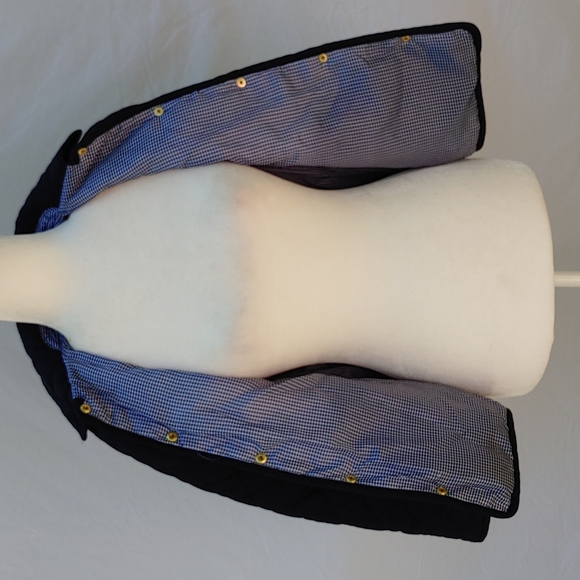 Girls Crown and Ivy navy quilted jacket, sz L, plaid lining, snap front - Picture 5 of 11